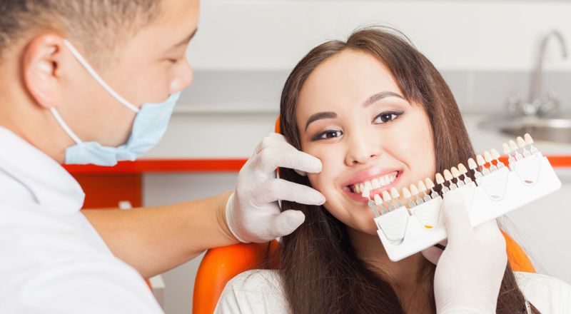 Se você é de Brasília, Águas Claras, Vicente Pires e Ceilândia venha fazer sua avaliação para implante dentário, lente de contato dental e aparelho ortodontico na Rame Odontologia em Taguatinga pelo Telefone (61) 3965-1880. Recupere a sua vontade de sorrir! Somos especialista em implantes dentários em Taguatinga desde 2004.