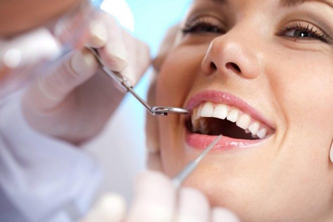Implante Dentário em Taguatinga? Conheça a Rame Odontologia, Clínica Odontológica localizada em Taguatinga (Brasília -DF). Além de não ser um procedimento dolorido, a colocação do implantes dentários costuma recuperar a autoestima abalada de muitos pacientes que perderam seus dentes. Volte a sorrir (61) 3041-1251